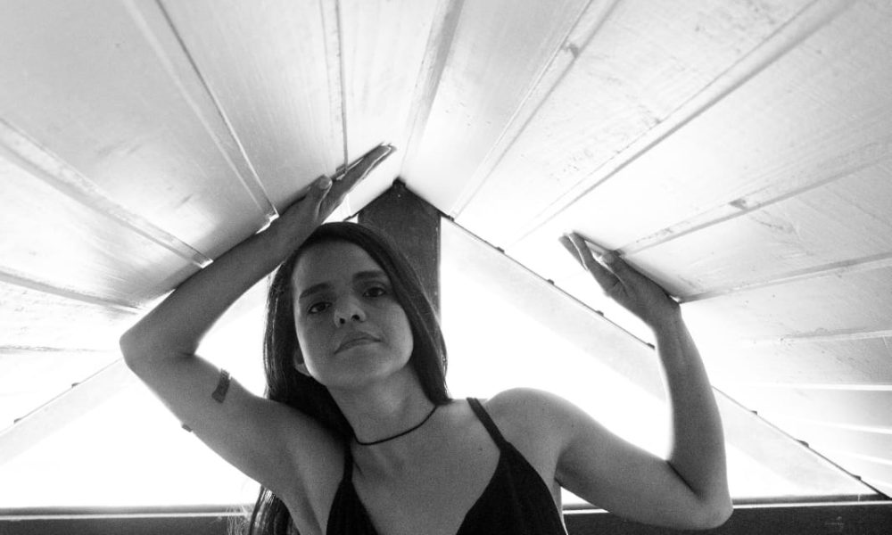 A Escrita penetrante de Vanessa Gonçalves em Quando as Pessoas não dormem