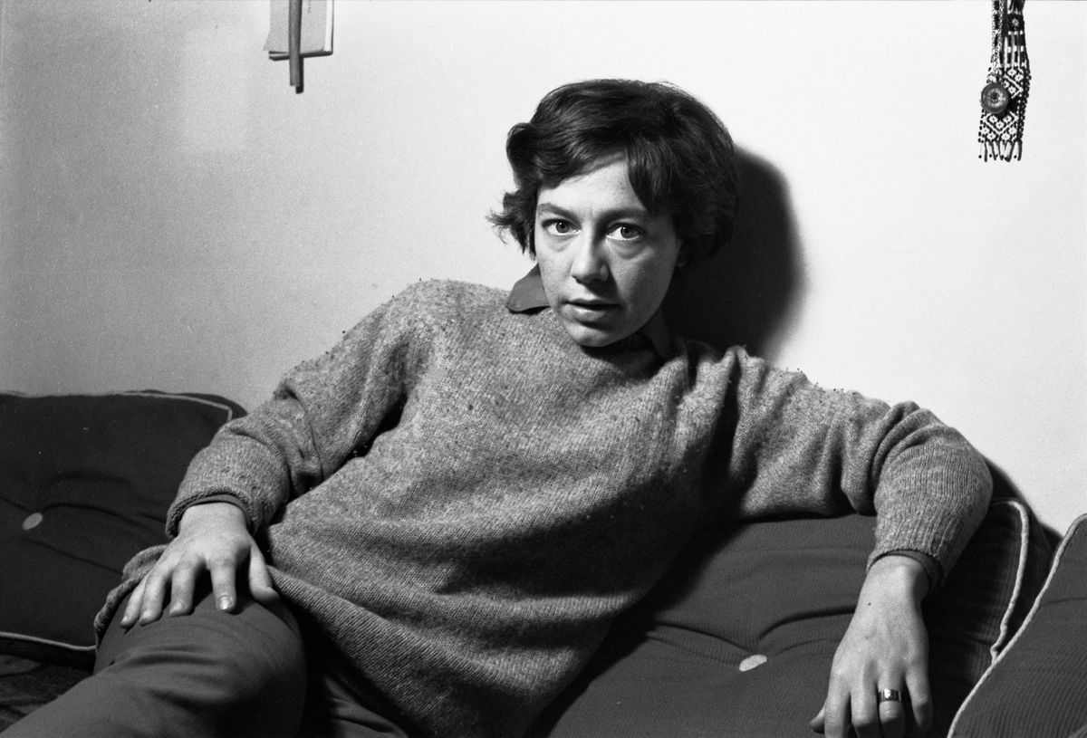 ‘Uma energia verbal concisa e fulminante’: Davis Diniz indica 3 poemas de Alejandra Pizarnik nos 90 anos de nascimento da poeta argentina