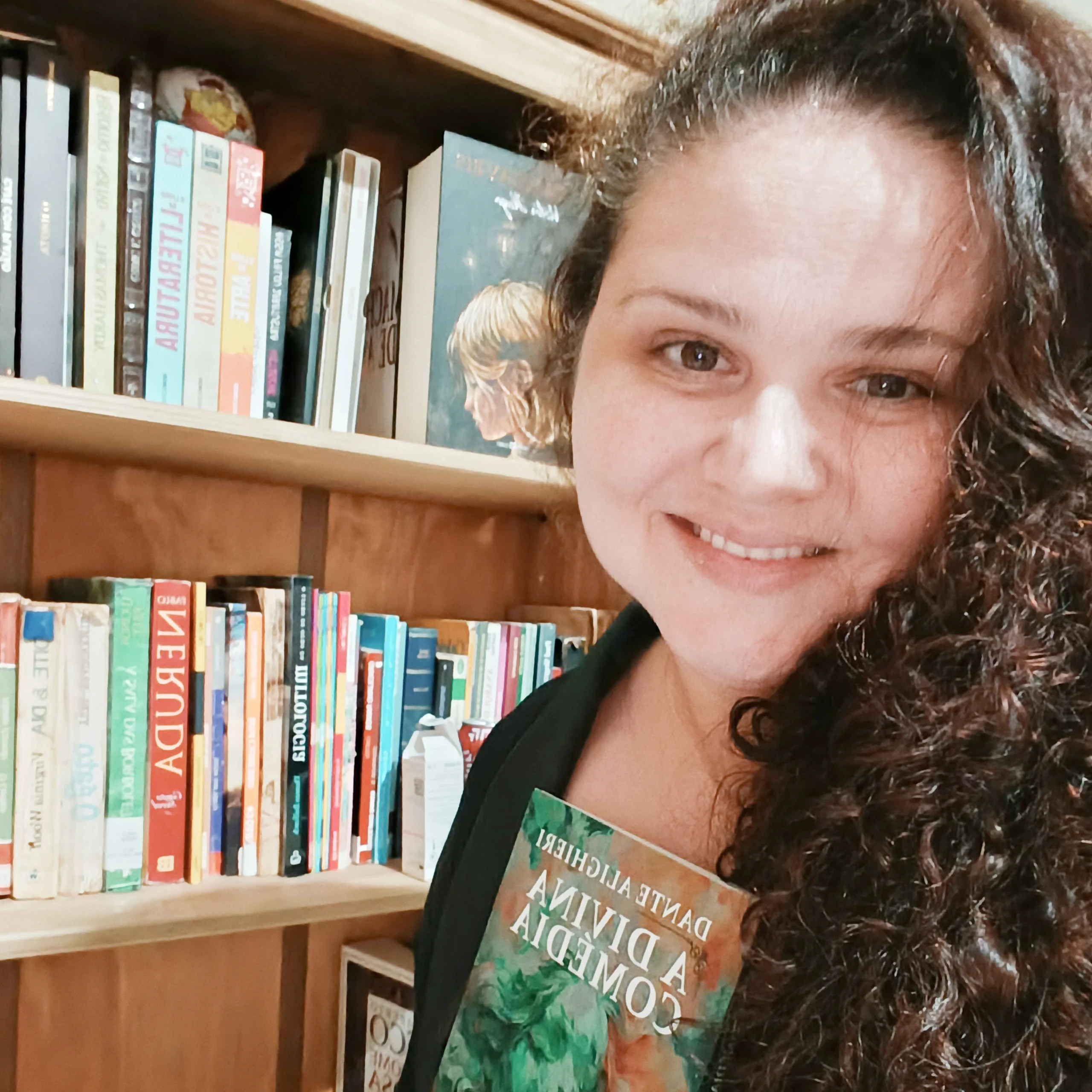 Verônica Coral: ‘Escrever foi um processo difícil e doloroso’