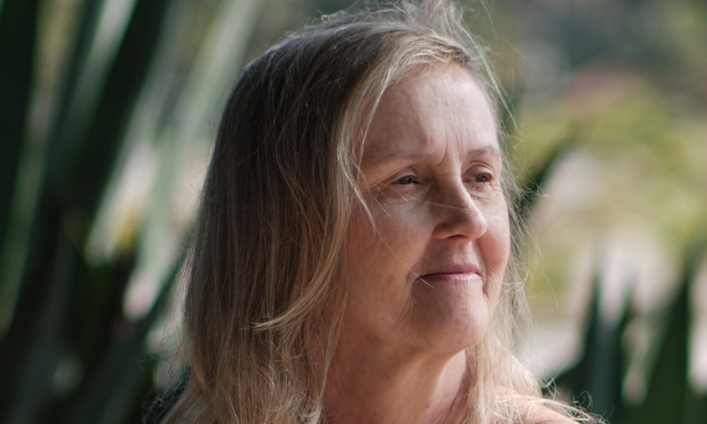 Cecília Rogers: “Escrever também é reconstruir sobre os rastros, cicatrizar feridas”