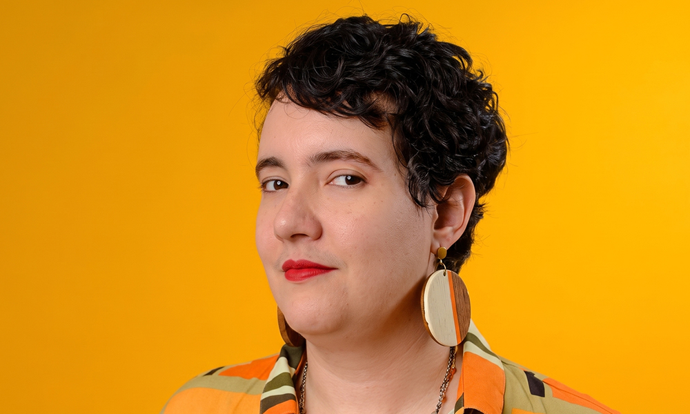 Entre o absurdo e a política: o Brasil vermelho de Luiza Conde