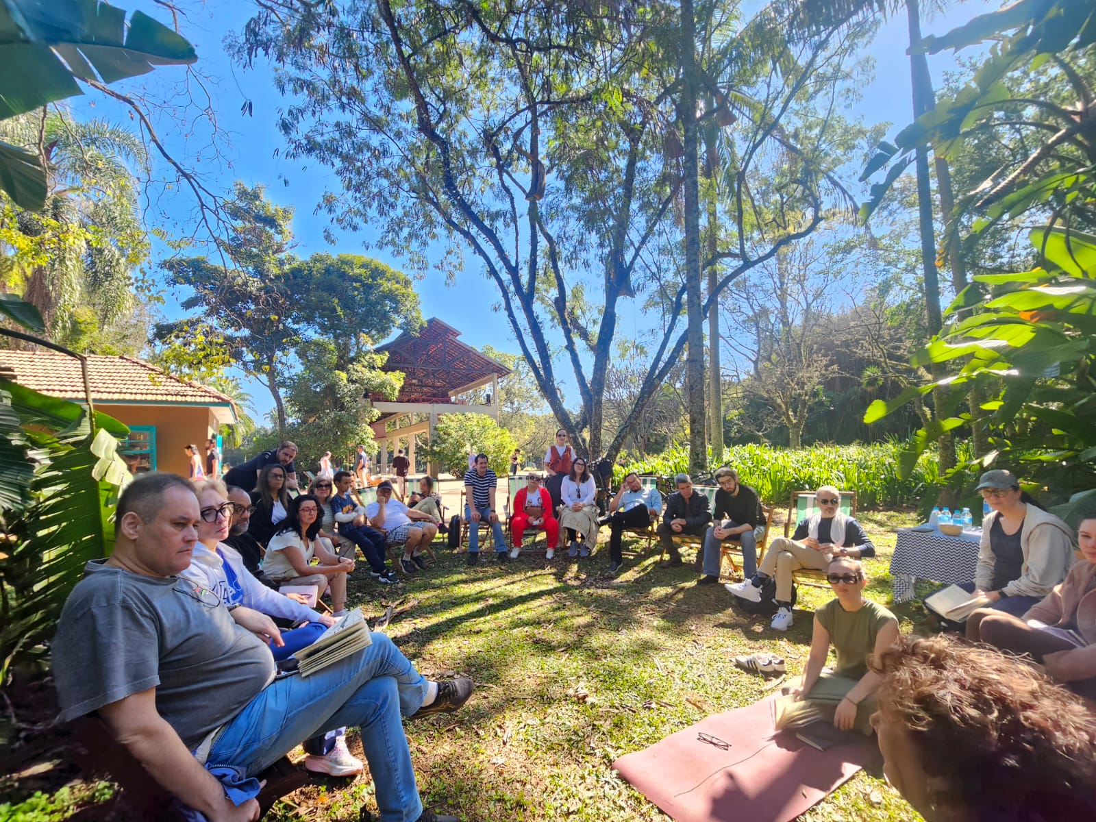 Projeto Leitura no Parque celebra 1 ano de livros ao ar livre com leitura de A Sóis, de Marta Picchioni