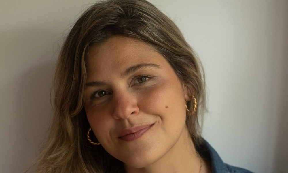 Navegando meus próprios abismos: Ensaio crítico sobre o romance “Como navegar o abismo”, de Paula Gicovate
