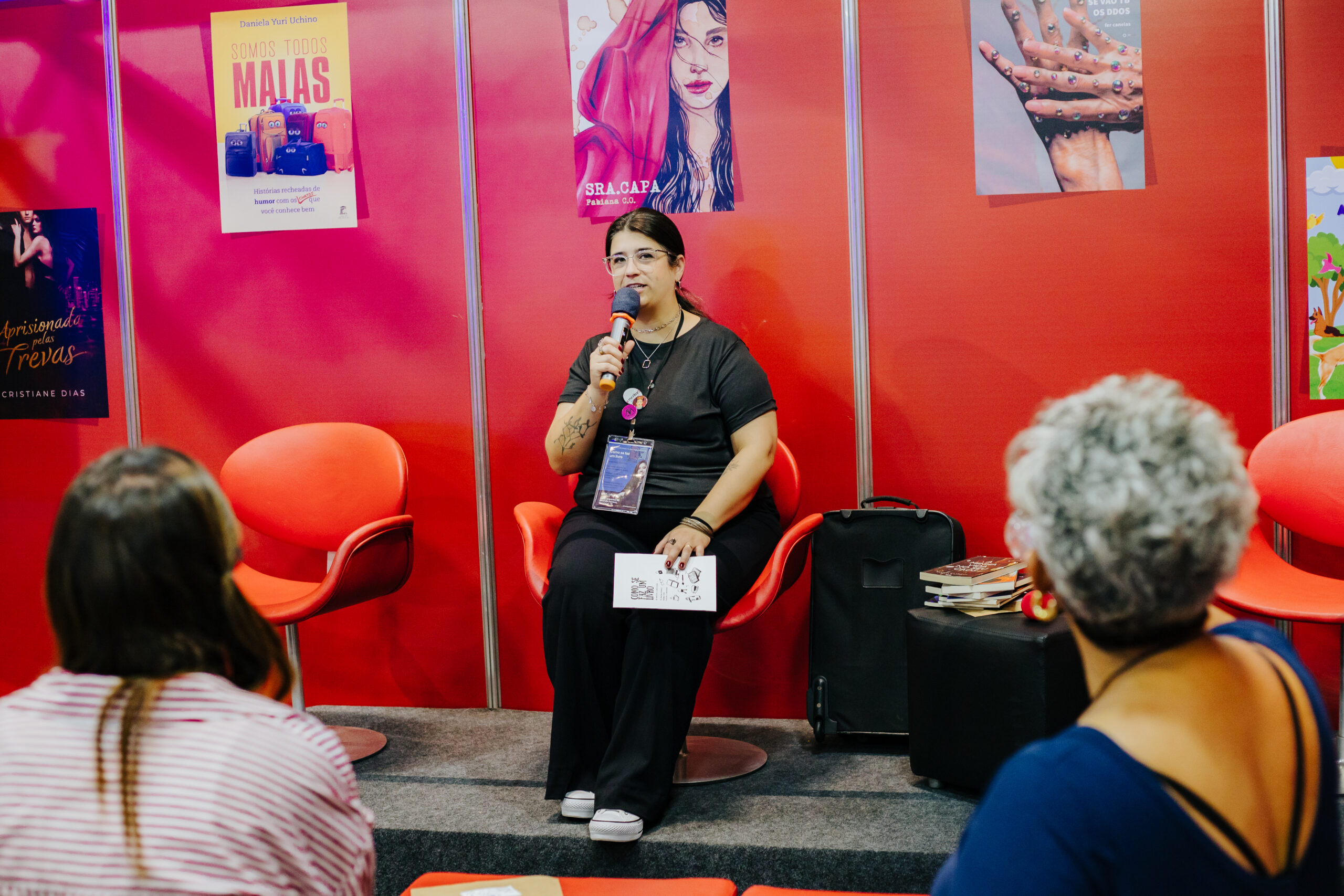 Monique Bonomini: “A leitura crítica não pode interferir na ideia do autor”