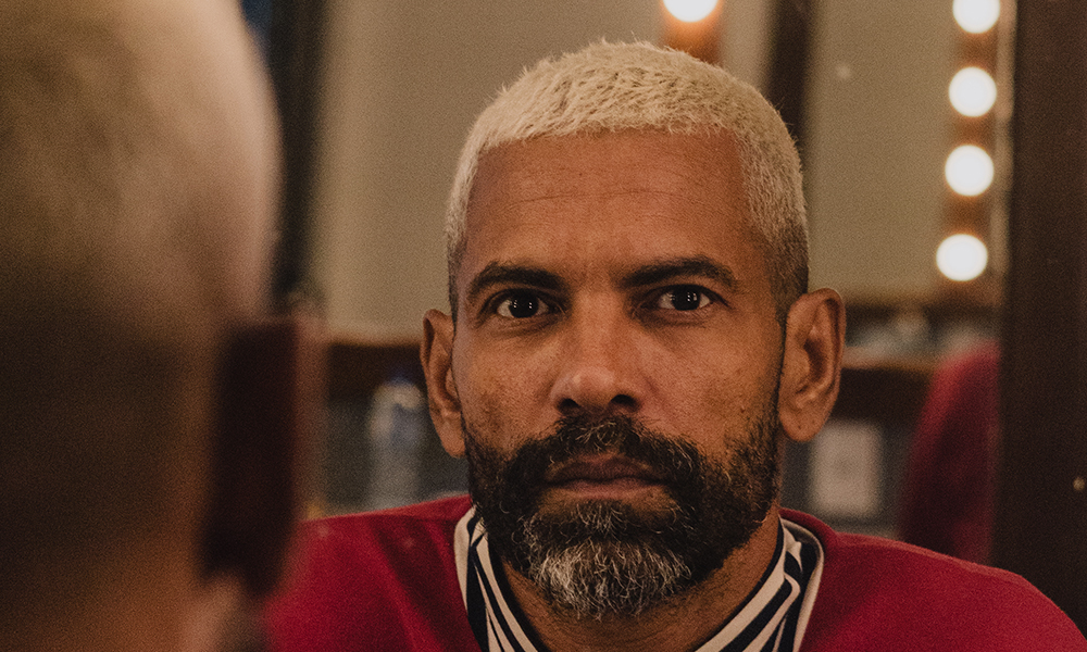 O poeta e artista visual Marcio Junqueira (@ricardoadantas_/ Divulgação).